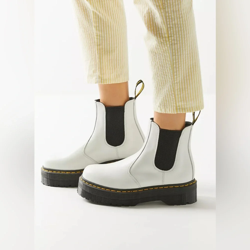 NWOT; Dr. Martens 2976 Quad Arcadia Leather Platform Chelsea Boot🔥